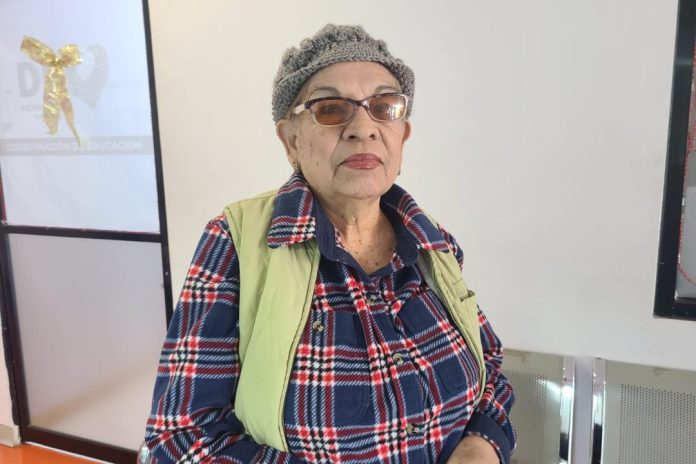 Soledad Pacheco, Maestra de Manualidades del DIF