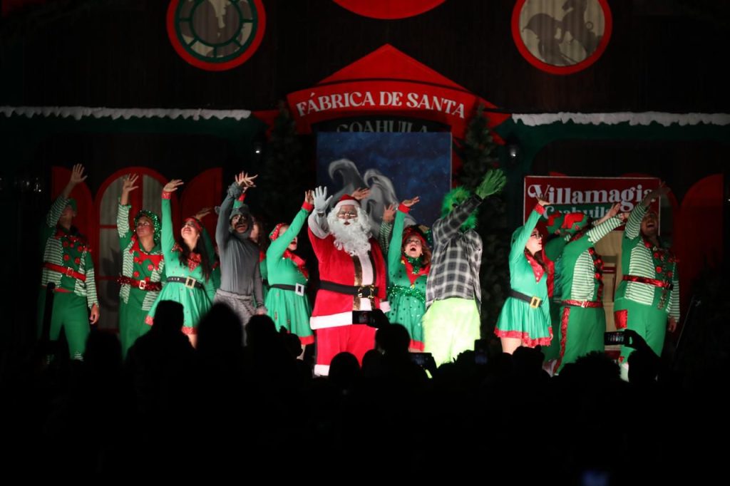 Encienden Manolo y Paola VillaMagia Coahuila 2024