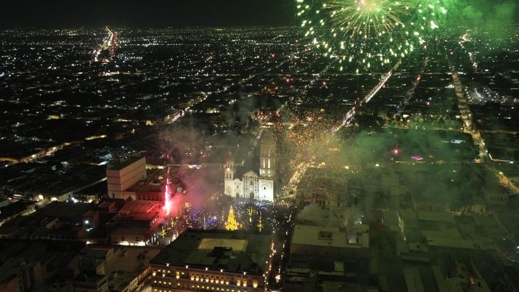 Encienden Manolo y Paola VillaMagia Coahuila 2024