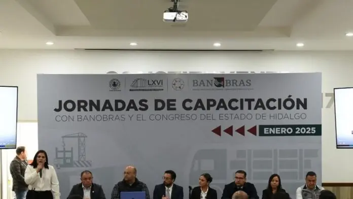 Banobras imparte capacitación a alcaldes en Hidalgo