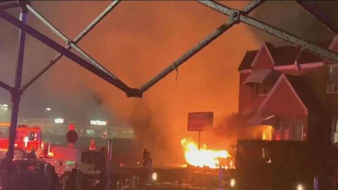 Avión ambulancia accidentado en Filadelfia transportaba a seis mexicanos, incluida una niña paciente