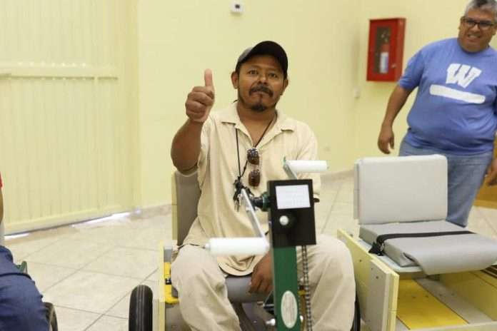 Cuenta DIF con carritos PET para personas con discapacidad