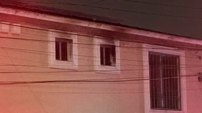 Calentador para mitigar el frío provoca incendio en vivienda