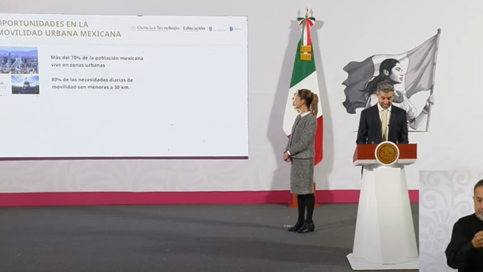 Claudia Sheinbaum presenta Olinia, primera armadora mexicana de mini vehículos eléctricos desarrollados en México