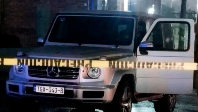Conductor de camioneta Mercedes-Benz pierde la vida en ataque armado