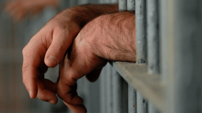 Hombre es sentenciado 26 años por grabar la muerte de su novia en lugar de salvarle la vida