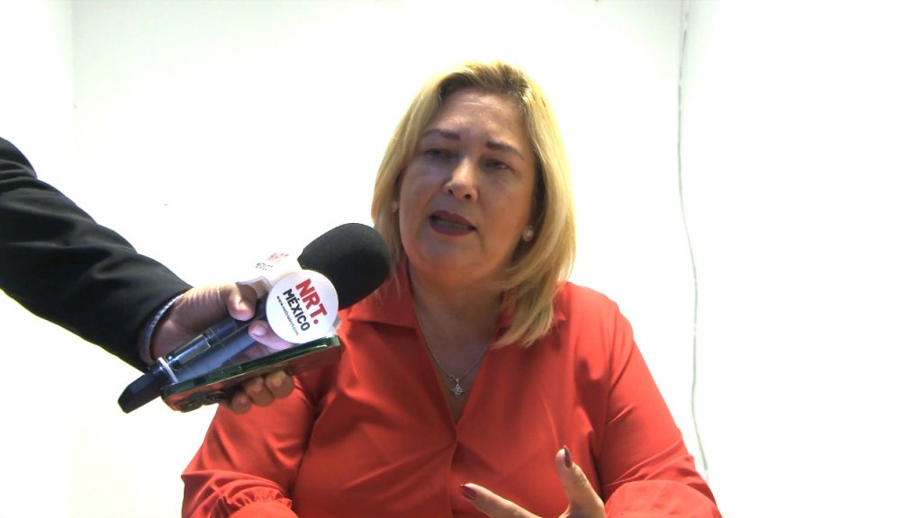 La regidora de Derechos Humanos e Igualdad de Género del Cabildo de Monclova, Nidia Verónica Hernández López, asistió a los quejosos para presentar la queja ante la CDHEC.