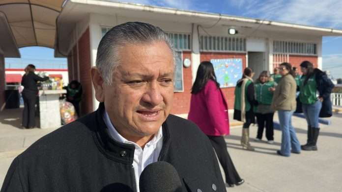 Alberto Medina, Secretario del Ayuntamiento trabaja en los preparativos para la próxima junta de cabildo, con una agenda cargada de temas.  