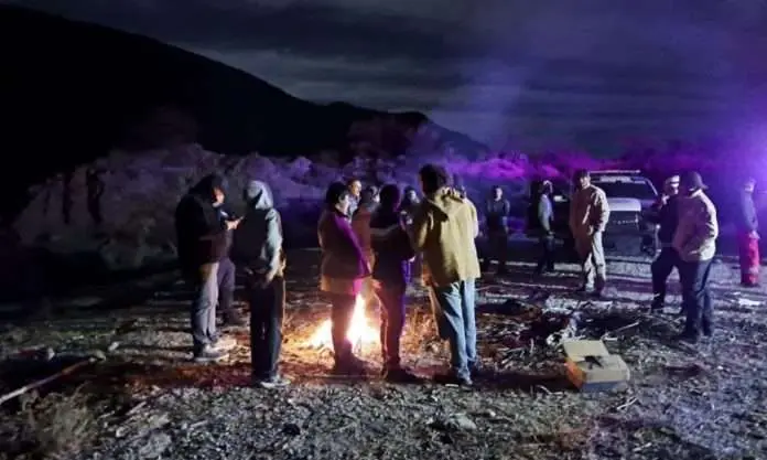Protección Civil de Monclova rescató a ocho senderistas extraviados durante 10 horas en la Sierra de Celemania.