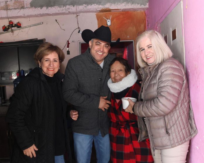 La administración de Sabinas apoya a la población vulnerable