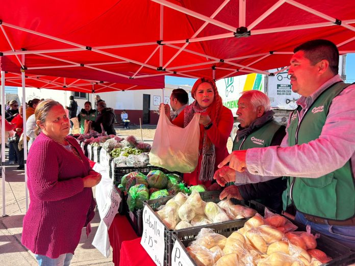 Con Mercadito de Mejora apoyamos a la economía de los castañenses: Yesica