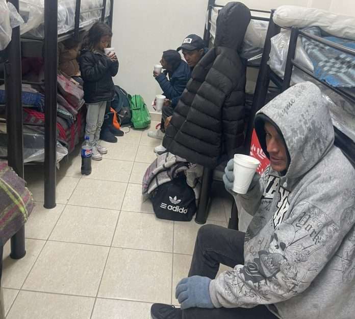 Albergues en Frontera brindan refugio por el frío