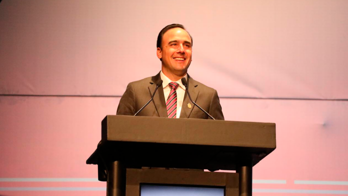 Manolo Jiménez alcanza un 80% de aprobación, revela encuesta