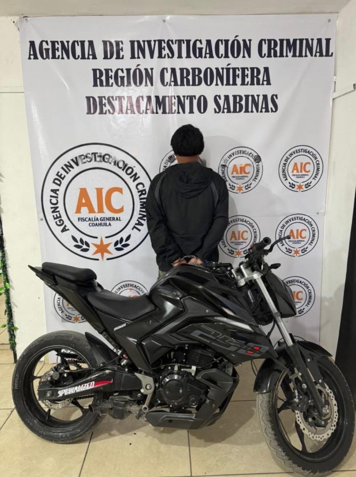 Se paseaba en moto robada en Sabinas