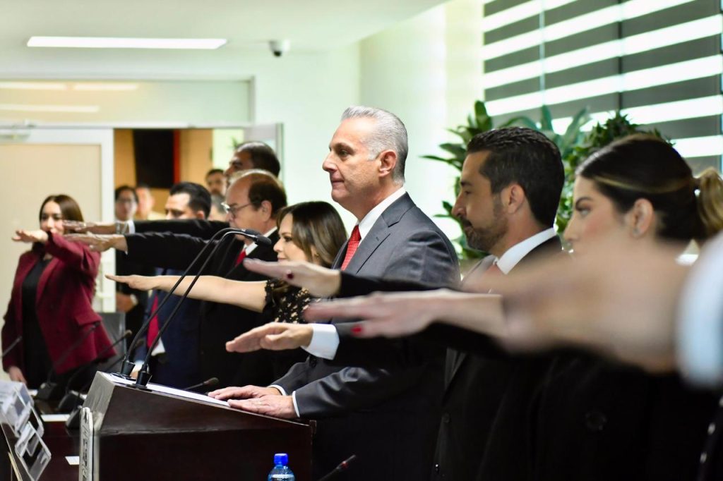 Román Alberto Cepeda González rinde protesta como alcalde de Torreón
