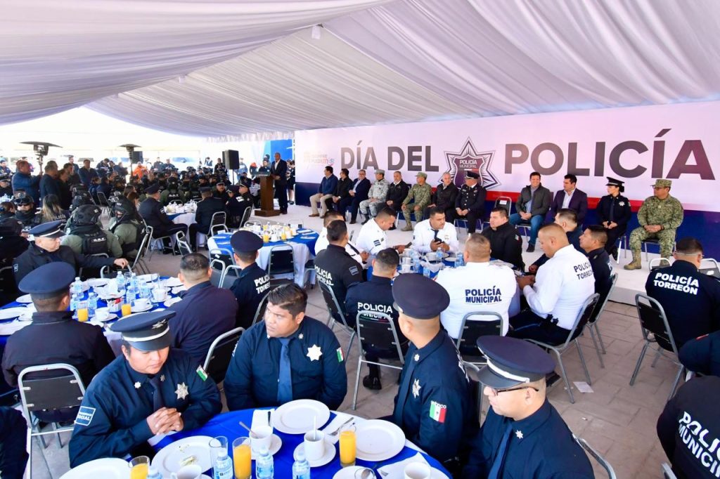 Román Alberto Cepeda González refrenda su compromiso con la Policía de Torreón; anuncia incremento salarial