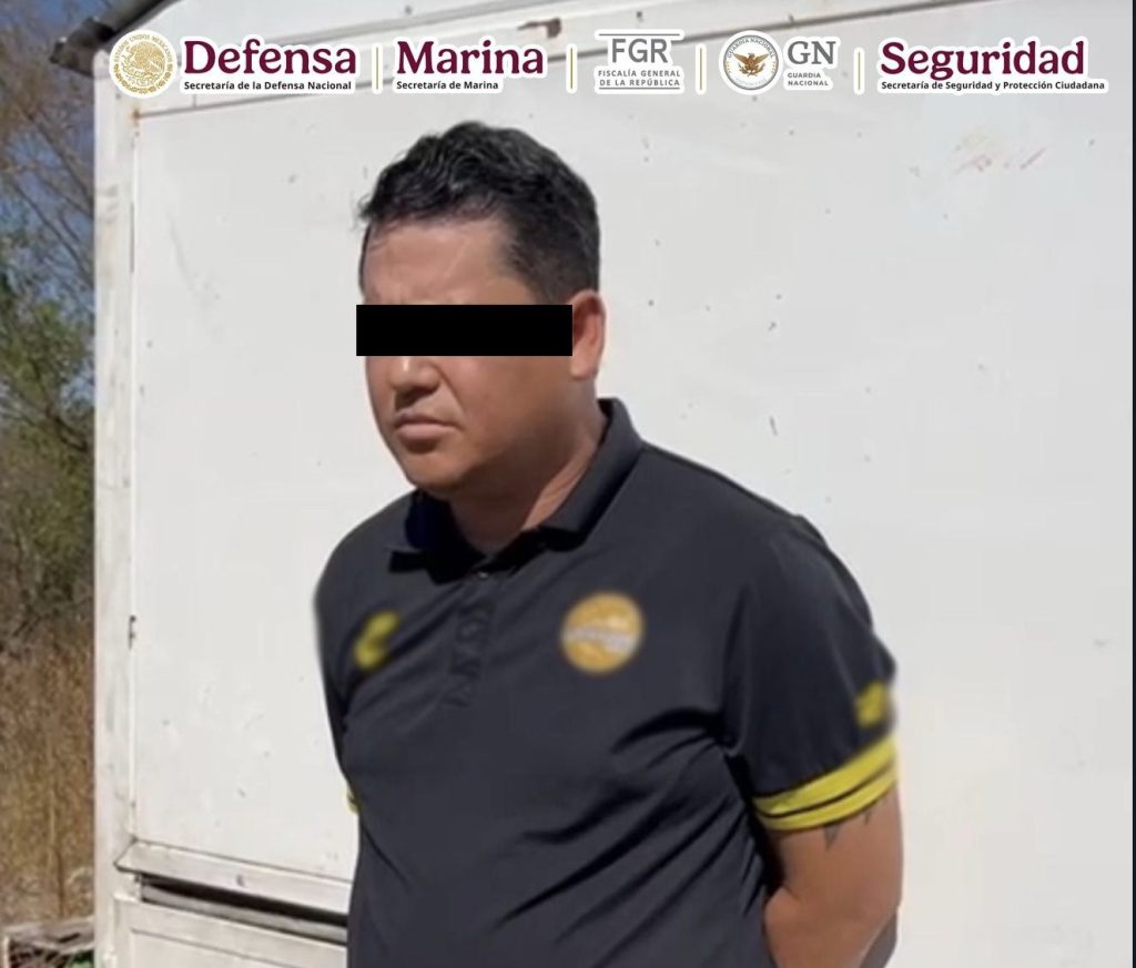 En dos acciones, fueron detenidos dos hombres vinculados con diferentes delitos en Sinaloa