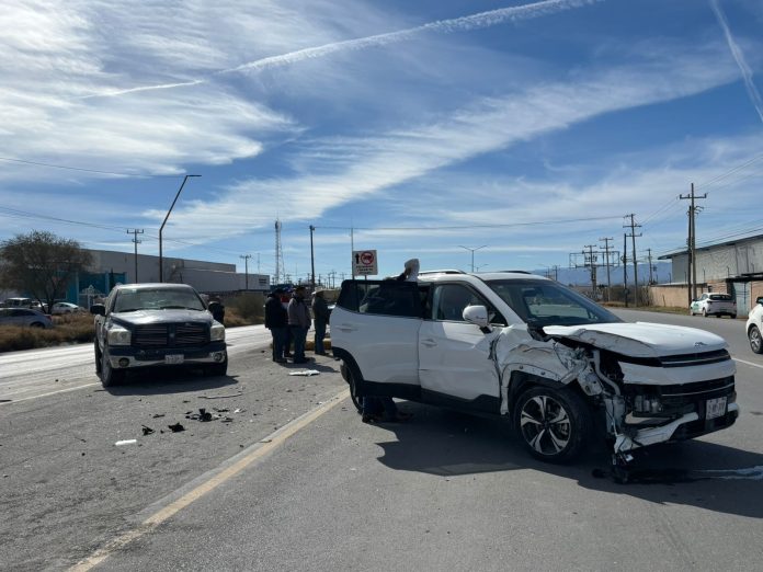 Una lesionada y cuantiosos daños materiales por choque en Castaños