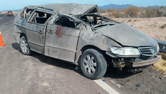 Accidente en la carretera deja a una madre y su hija sin vida