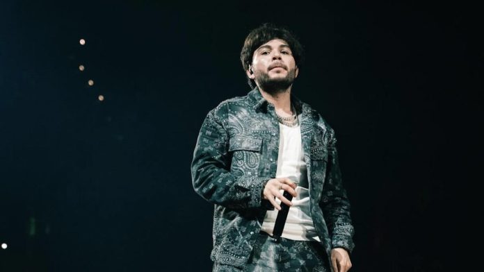 Tito Double P recibe multa de casi 1 mdp por interpretar narcocorridos en Chihuahua
