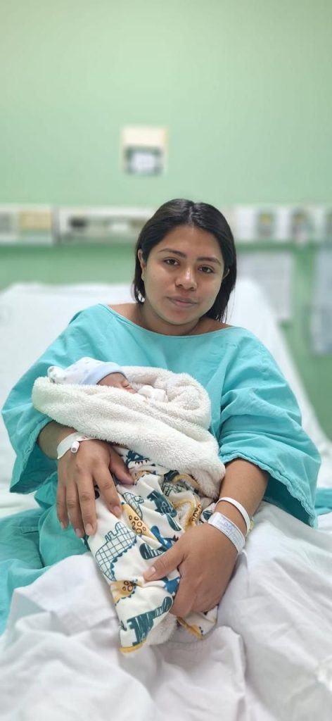 ¡Es niño el primer bebé nacido en Monclova en 2025!