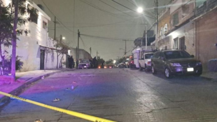 Hombre pierde la vida tras ataque armado en su motocicleta