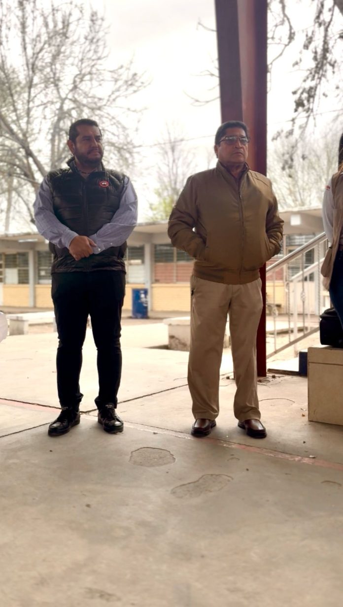 Entrega de Tarjetas Continúa la entrega de Rita Cetina en Sabinas Coahuila