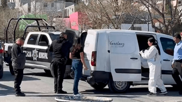 Adulto mayor sufre infarto mientras caminaba en la vía pública en Coahuila