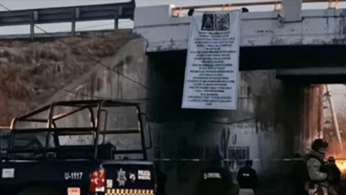 Autoridades investigan hallazgo de cinco personas sin vida en un puente de Guanajuato