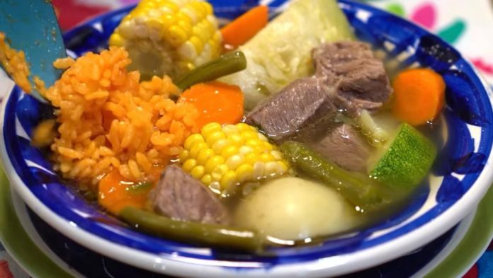El frío y el antojo: Monclova se rinde ante el tradicional caldo de res
