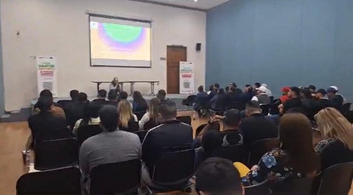 Capacitan a anexos en Monclova sobre salud mental