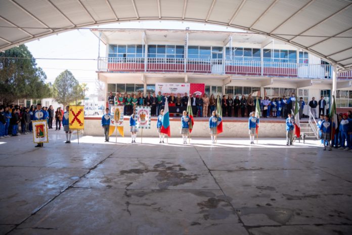 Conmemora Castaños Día de la Bandera de México