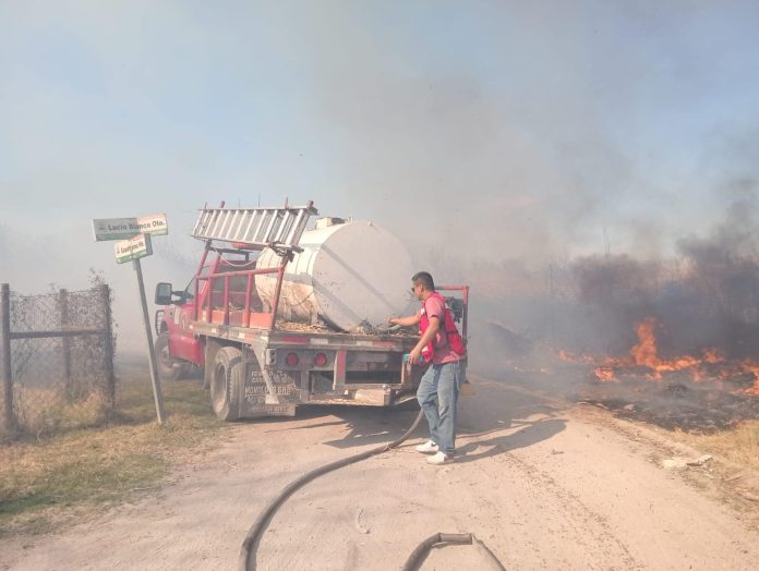 Continúan los incendios de pastizal en Múzquiz