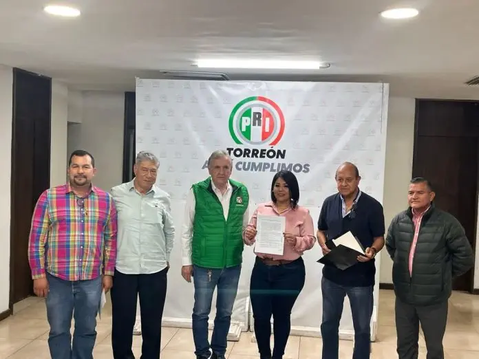 De la mano de Román Cepeda me comprometo a trabajar por los campesinos y las comunidades de Torreón: Britania Aguirre
