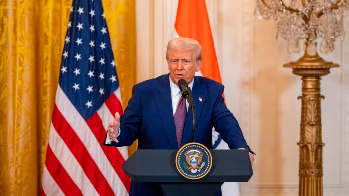Donald Trump afirma que Apple detuvo la construcción de dos plantas en México por posibles aranceles
