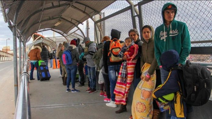 Estados Unidos reporta la detención de 20 mil migrantes en un mes