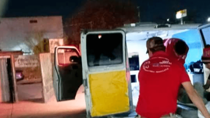 Hombre golpea a su esposa por celos en Frontera