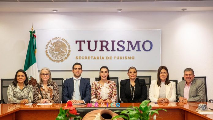 Josefina Rodríguez lidera reunión con la Comisión de Turismo del Senado