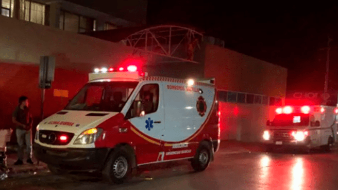 ¡Está delicado!: Joven en estado de ebriedad sufre caída de cinco metros en Frontera