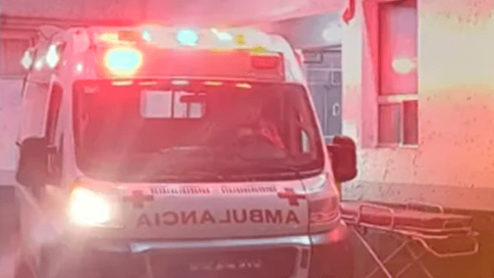 ¡Peleaba con su novio!: Joven se corta en las manos tras quebrar ventana en Coahuila