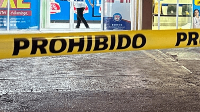 Mujer de 22 años falleció mientra hacía fila en consultorio en Coahuila; le dolía el pecho