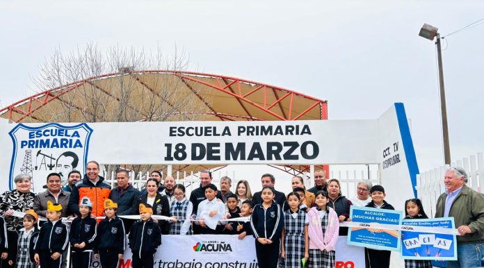 Entregan importantes obras en escuelas de Acuña