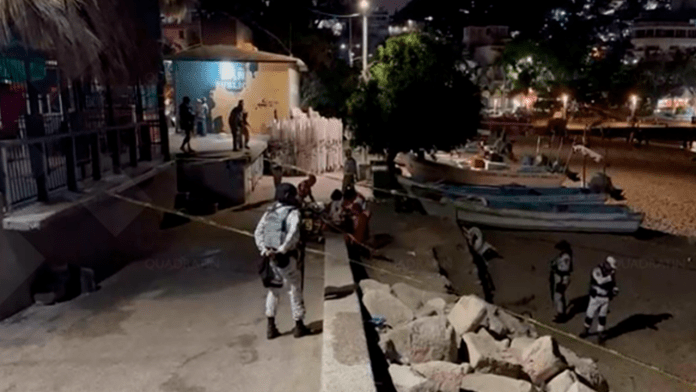Persona fue asesinada a balazos en playa de Acapulco