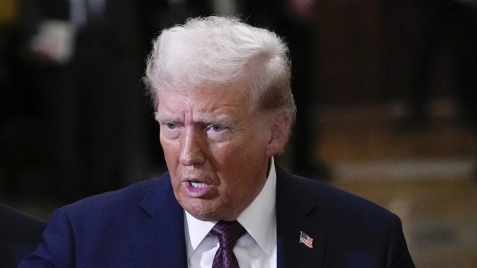 Trump señala falta de avances en el combate al tráfico de fentanilo