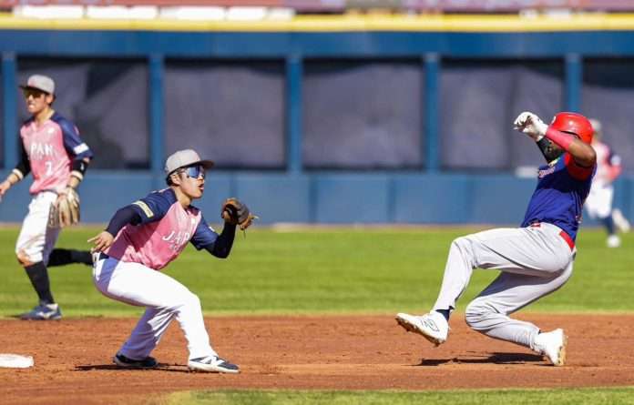 República Dominicana apaleó a Japón en su debut en la Serie del Caribe