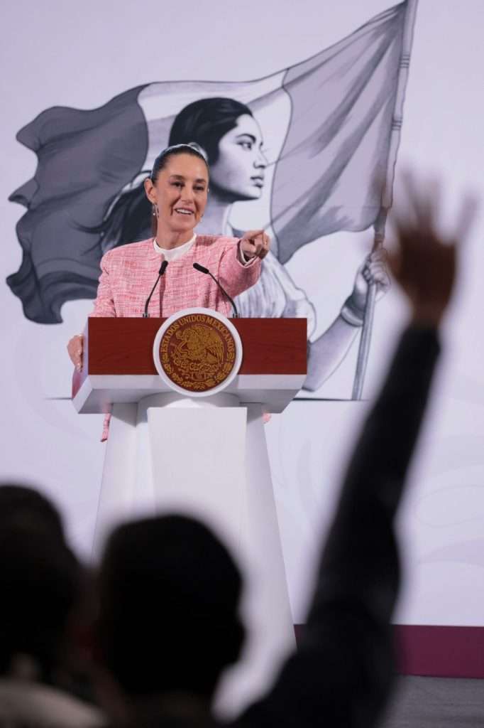 Claudia Sheinbaum resalta inauguración en 2025 de 26 hospitales del IMSS, IMSS-Bienestar e ISSSTE