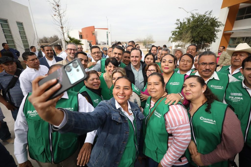 Lleva Manolo más obras a la región Laguna