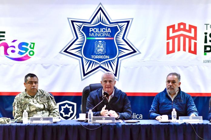 Román Cepeda destaca fortalecimiento a la seguridad; anuncia nueva entrega de patrullas para vialidad