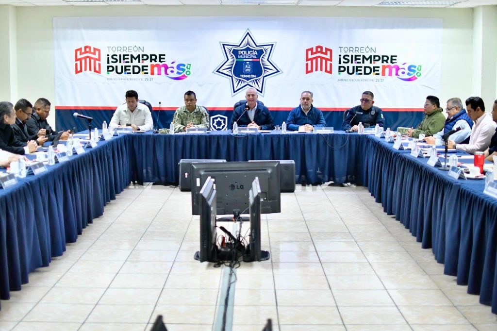 Román Cepeda destaca fortalecimiento a la seguridad; anuncia nueva entrega de patrullas para vialidad