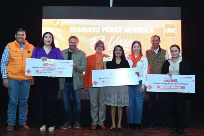 Celebra UDC final de concurso de oratoria